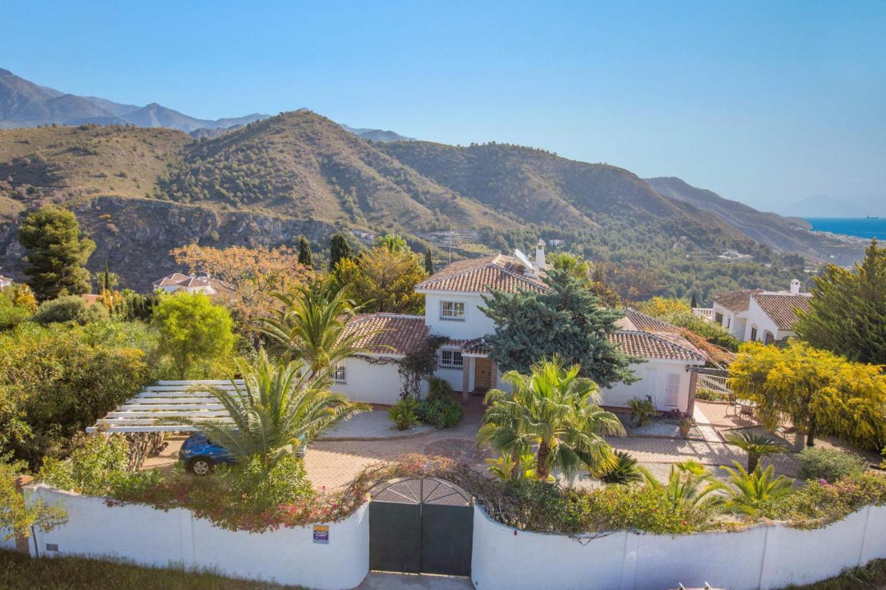 Villa Las Mariquitas, With Heated Pool Frigiliana Exterior photo